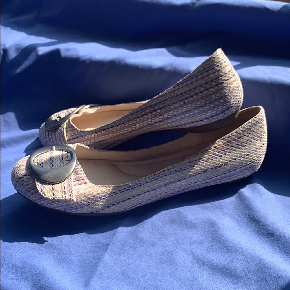 Women’s pastel flats